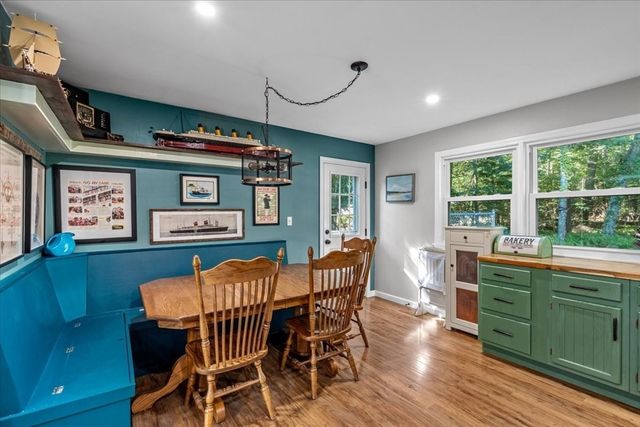 43 Old Powder House Rd, Lakeville, MA 02347