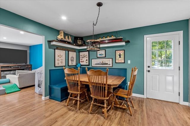 43 Old Powder House Rd, Lakeville, MA 02347