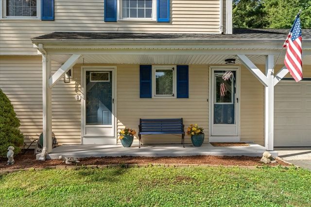43 Old Powder House Rd, Lakeville, MA 02347