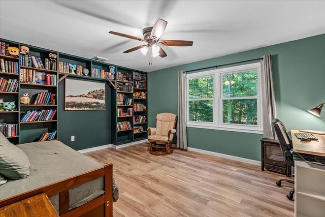 43 Old Powder House Rd, Lakeville, MA 02347