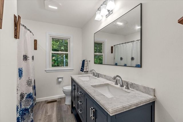 43 Old Powder House Rd, Lakeville, MA 02347