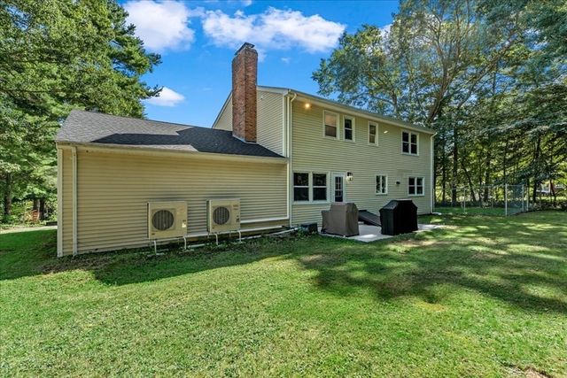 43 Old Powder House Rd, Lakeville, MA 02347