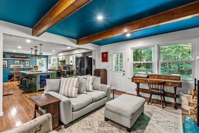43 Old Powder House Rd, Lakeville, MA 02347