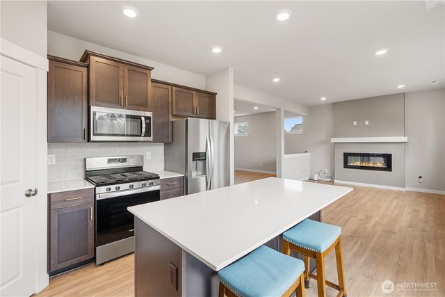 30003 19th Avenue S, Federal Way, WA 98003