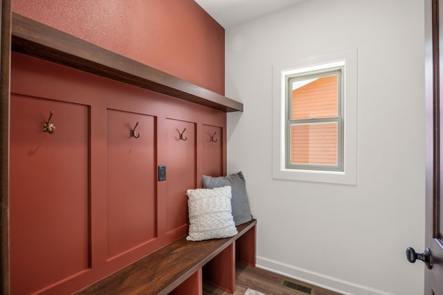 313 E Granger Avenue, Des Moines, IA 50315