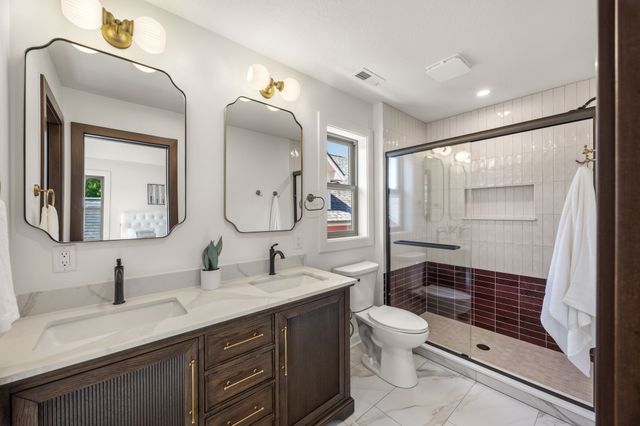 313 E Granger Avenue, Des Moines, IA 50315