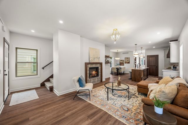 313 E Granger Avenue, Des Moines, IA 50315