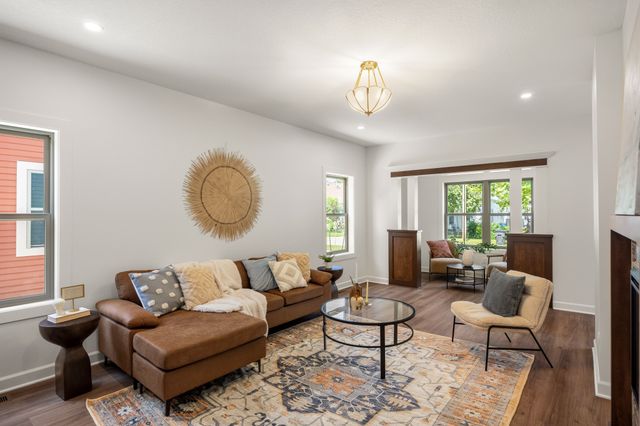 313 E Granger Avenue, Des Moines, IA 50315