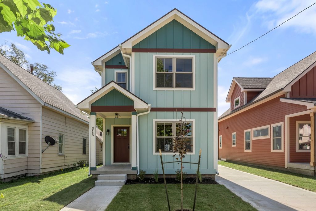 313 E Granger Avenue, Des Moines, IA 50315