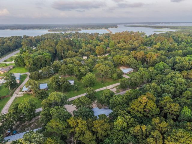 110 S Charlies Lane Lane S, Trinity, TX 75862