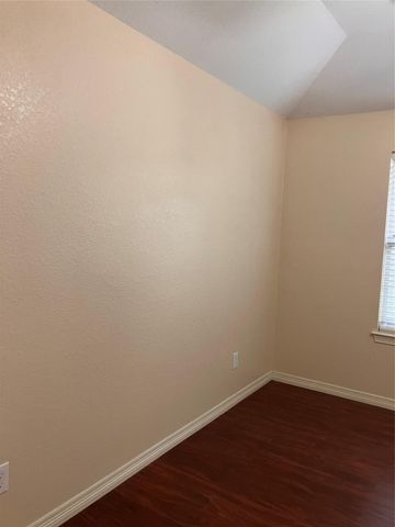 27 Prairie Oaks Drive, La Marque, TX 77510