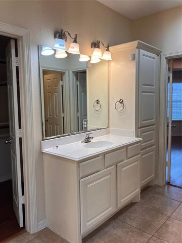 27 Prairie Oaks Drive, La Marque, TX 77510
