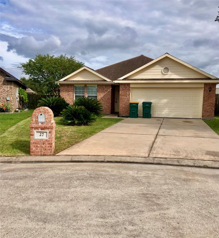 27 Prairie Oaks Drive, La Marque, TX 77510