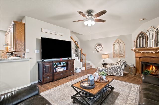 8 Tallwood Lane, Edgecliff Village, TX 76134