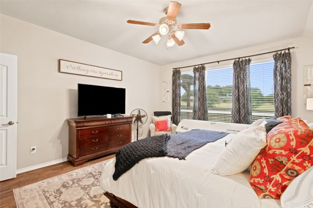 8 Tallwood Lane, Edgecliff Village, TX 76134