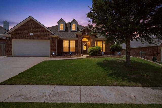 8 Tallwood Lane, Edgecliff Village, TX 76134