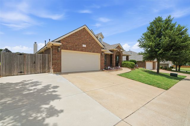 8 Tallwood Lane, Edgecliff Village, TX 76134