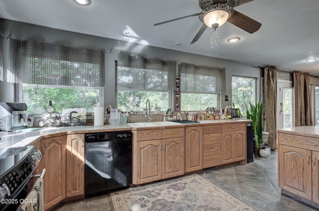 11802 Emden Lane, Racine, MO 64858