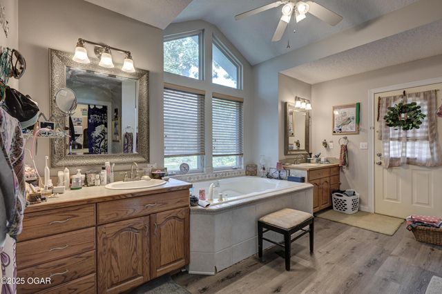 11802 Emden Lane, Racine, MO 64858