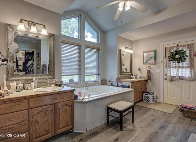 11802 Emden Lane, Racine, MO 64858