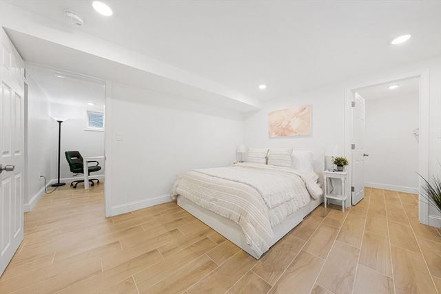 126 White 126, Belmont, MA 02478