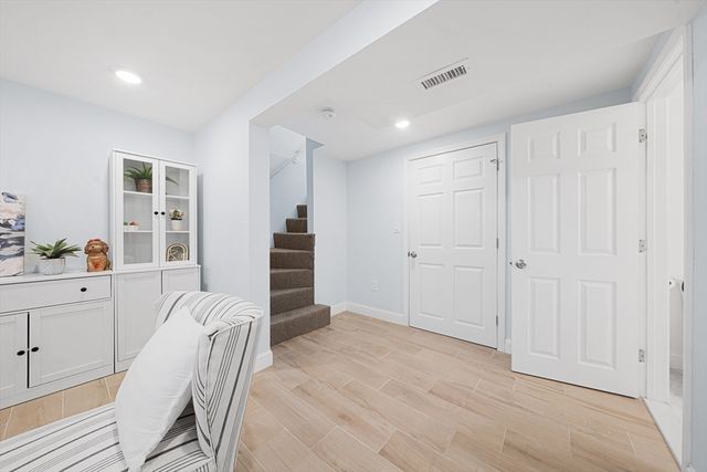 126 White 126, Belmont, MA 02478