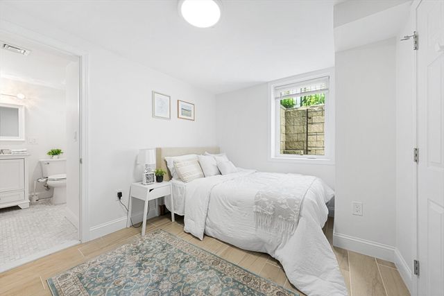 126 White 126, Belmont, MA 02478