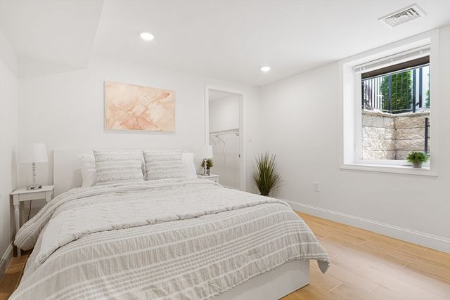 126 White 126, Belmont, MA 02478