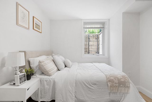126 White 126, Belmont, MA 02478