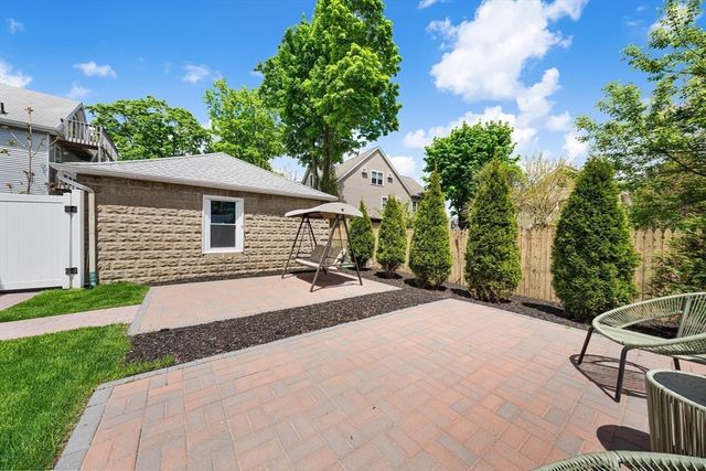 126 White 126, Belmont, MA 02478