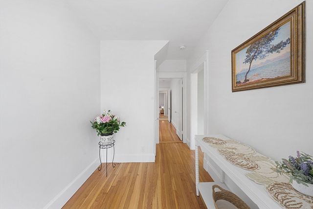 126 White 126, Belmont, MA 02478