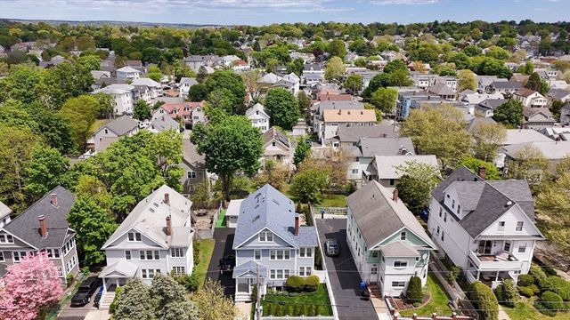 126 White 126, Belmont, MA 02478
