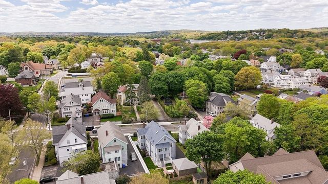 126 White 126, Belmont, MA 02478