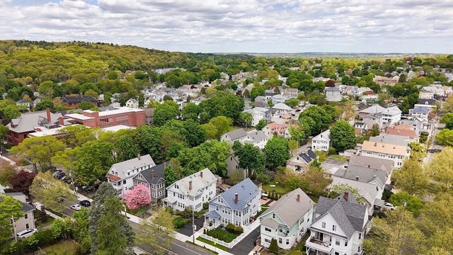 126 White 126, Belmont, MA 02478