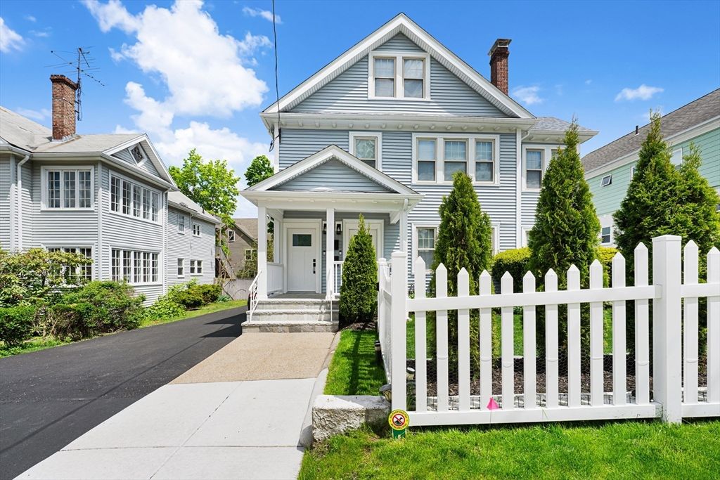 126 White 126, Belmont, MA 02478