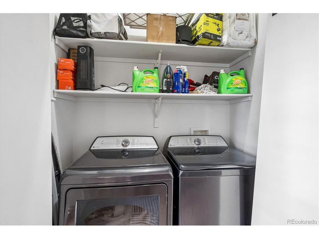 220 Roslyn St 701, Denver, CO 80230