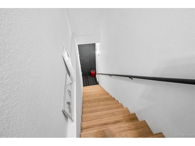 220 Roslyn St 701, Denver, CO 80230