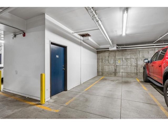 220 Roslyn St 701, Denver, CO 80230