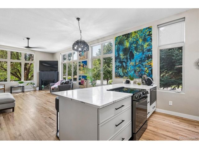 220 Roslyn St 701, Denver, CO 80230