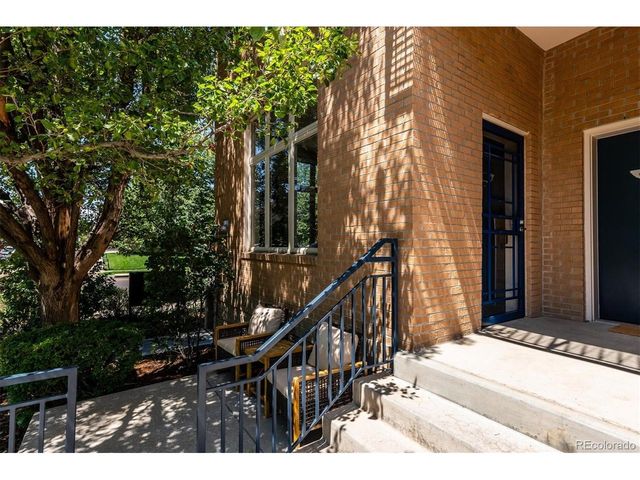 220 Roslyn St 701, Denver, CO 80230