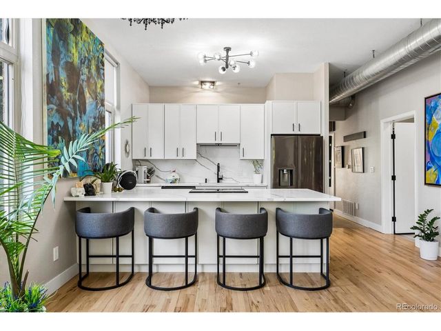 220 Roslyn St 701, Denver, CO 80230