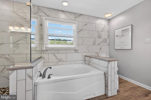 2622 INWOOD DR, Adamstown, MD 21710