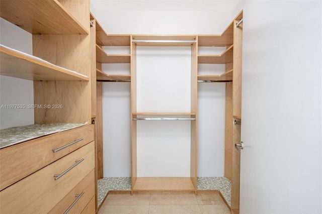 1331 Brickell Bay Dr 911, Miami, FL 33131