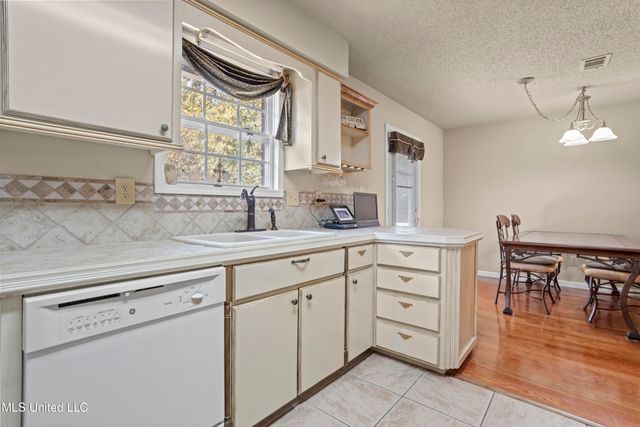 2405 Merida Cove, Gautier, MS 39553