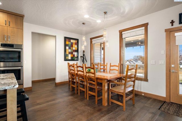 4004 Kiger Rd, West Richland, WA 99353