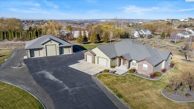 4004 Kiger Rd, West Richland, WA 99353