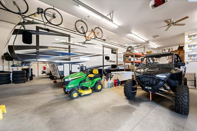 4004 Kiger Rd, West Richland, WA 99353