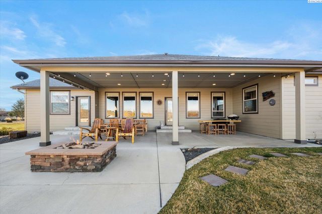 4004 Kiger Rd, West Richland, WA 99353