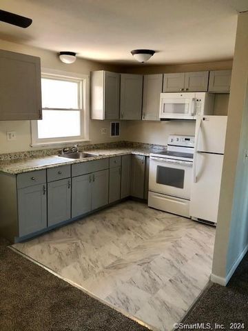 468 Woodbridge Street APT 16, Manchester, CT 06042