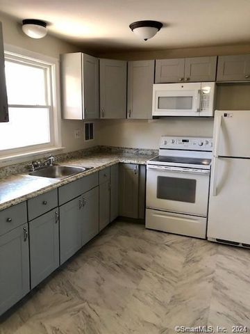 468 Woodbridge Street APT 16, Manchester, CT 06042